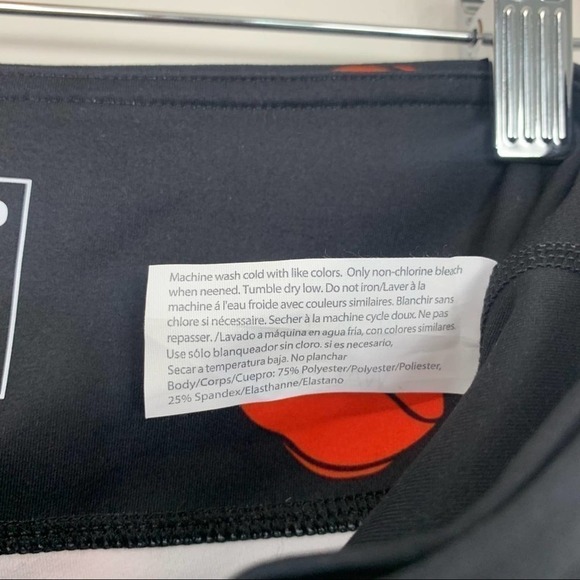 NWT Adore Me Walk Pop Cora Cozy Lip Print 7/8 Leggings Size Large - Picture 10 of 11